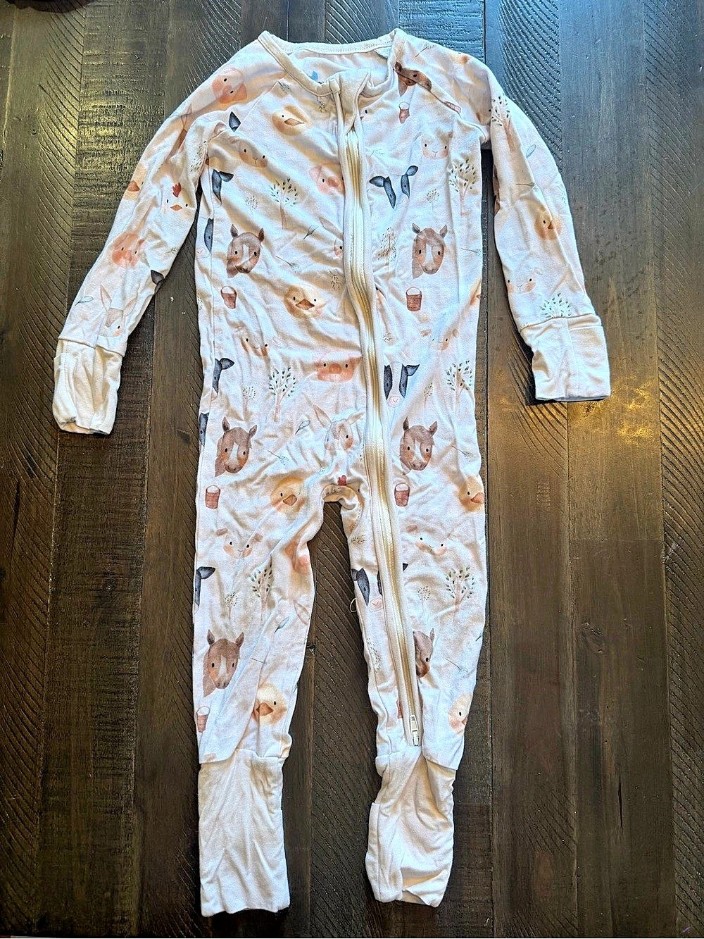 little one shop Baby Animal Print Footie in White Size 12-18M Like New
